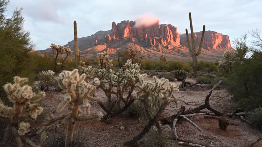 time lapse of superstition Mountains at dusk