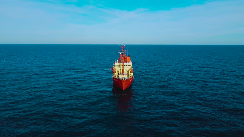 Barco en el Mar Argentino Paisaje Unico
