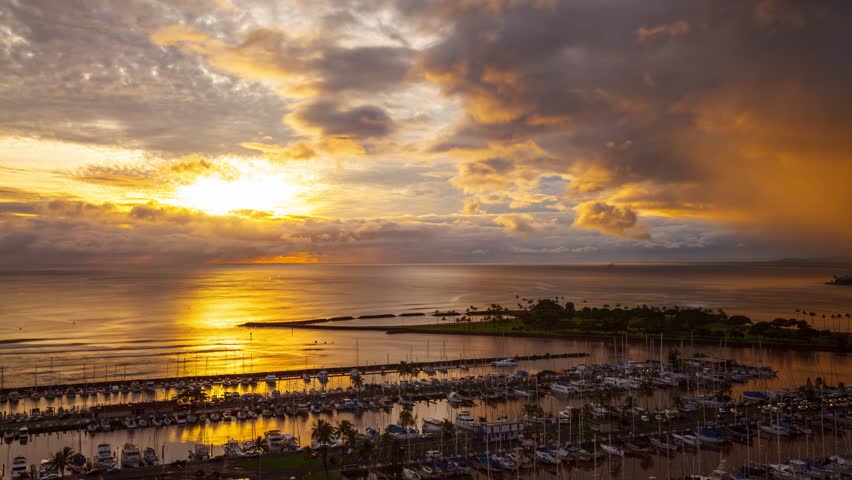 Time Lapse of amazing sunset clouds over the ocean in Honolulu Hawaii