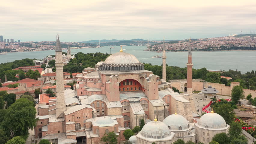 Istanbul old town hagia sophia and blue mosque, aerial view, oe01