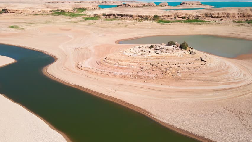 Drone flight over the dry-type playa and the lake
