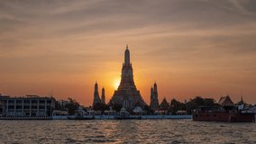 4K Time lapse of Wat Arun Ratchawararam (the Temple of Dawn) at sunset, one of the famous places in Bangkok, Thailand, Footage timelapse