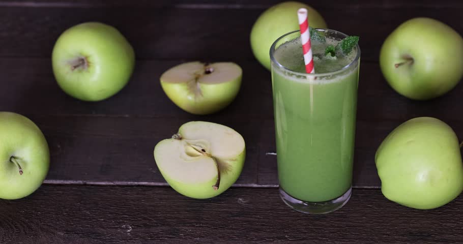 smoothies made from organic green apples healthy food