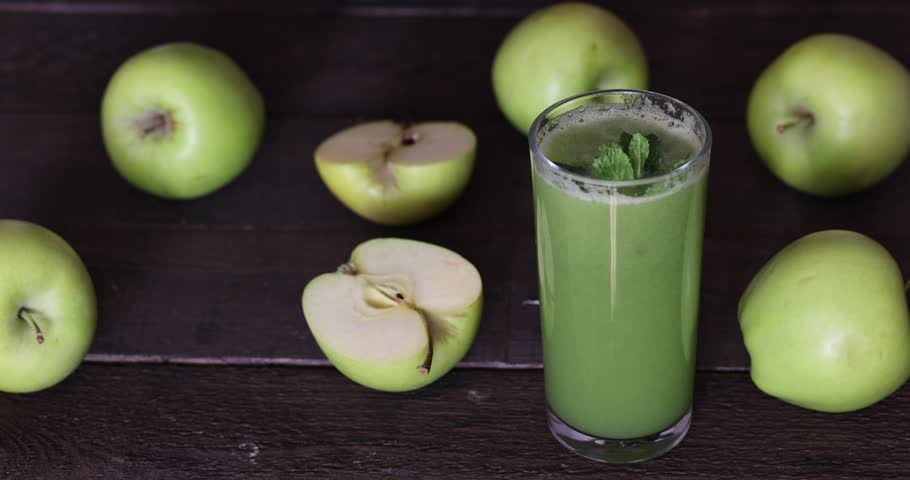 smoothies made from organic green apples healthy food