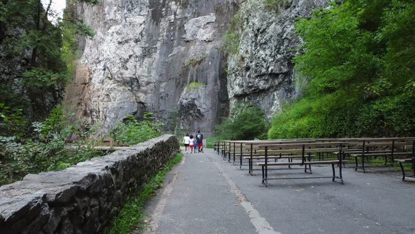 Beautiful Natural Bridge State Park