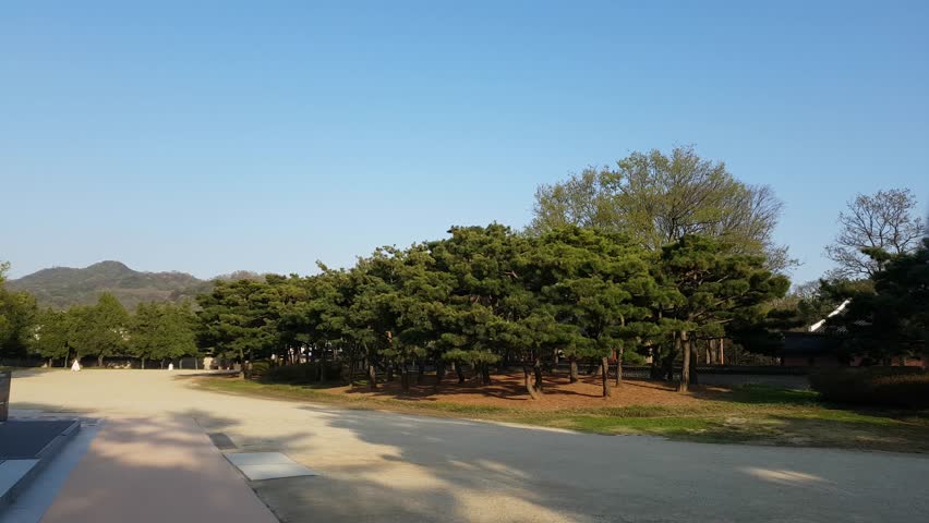 Gyeonggijeon Hall is located in Jeonju, South Korea. Although small, it is a traditional house that contains traditional Korean culture.