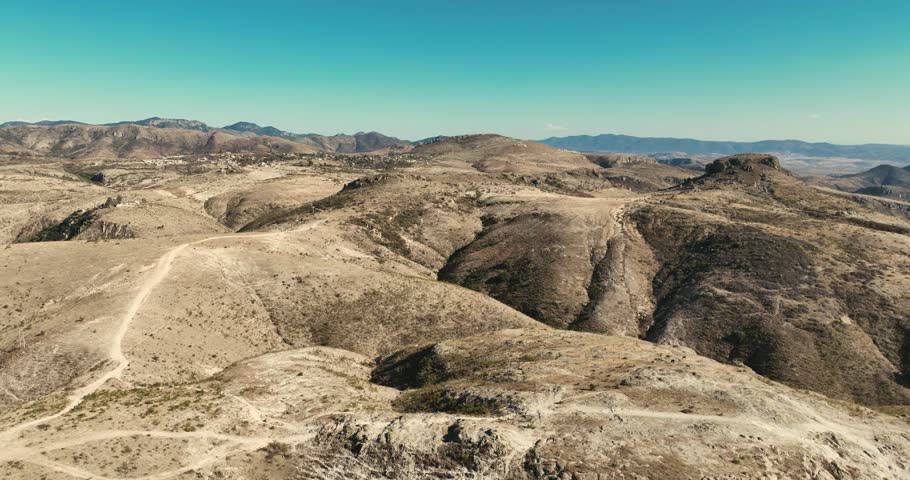 A beautiful aerial view of the endless mountains around the Mexican city of Guanajuato.