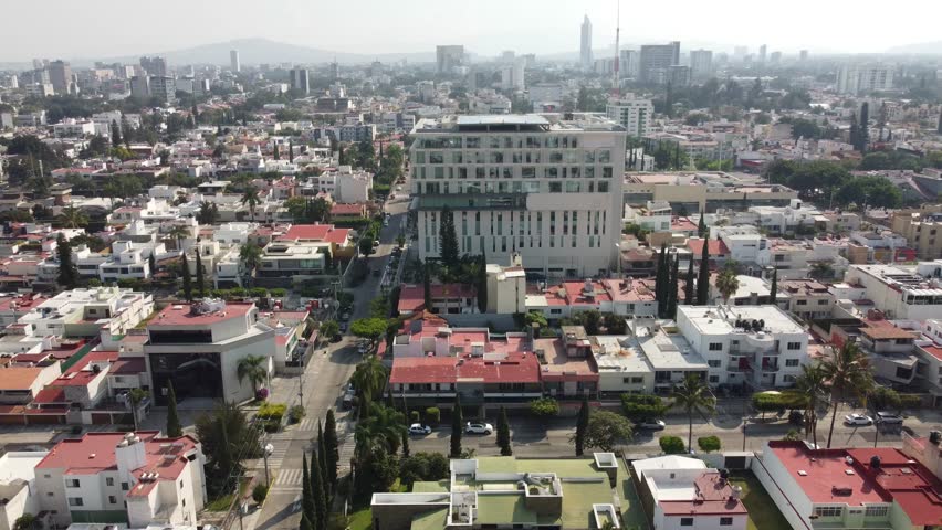 Guadalajara is the second largest city in Mexico. Filmed in the neighborhood of Providencia. 