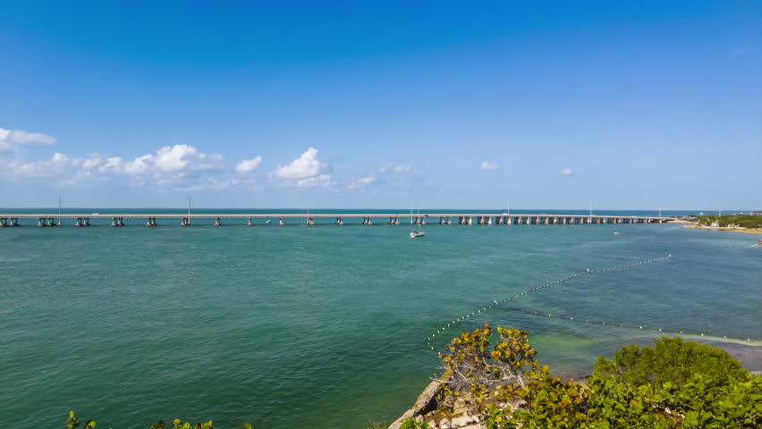 Timelapse of Calusa and Loggerhead beach in Bahia Honda State Park, Florida Keys, FL.