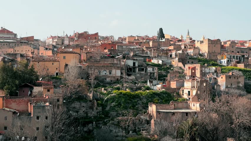 Let us take you on a thrilling adventure through the mesmerizing landscapes and stunning architecture of Constantine in Algeria.