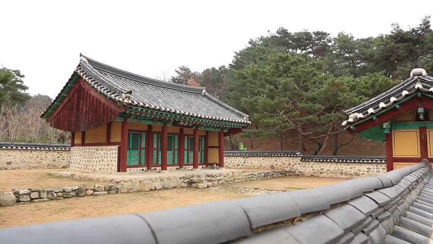 These are the graves, inventions, and books of Jeong Yak-yong, a Neo-Confucian scholar and scientist of the Joseon Dynasty.