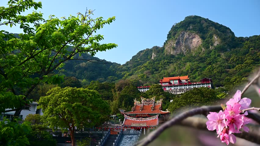 Visit temples and green hills in spring. It is invigorating to the spirit. Lingyun Temple is the oldest temple , Taiwan. Translation: "Lingyun is the name of the temple."