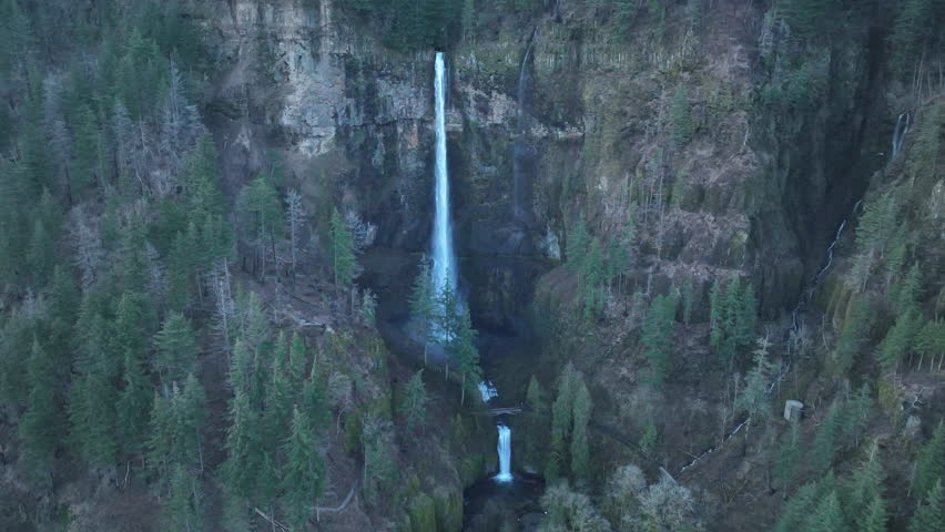 The spectacular Multnomah Falls, over 600 feet high, is located on the Oregon side of the Columbia River Gorge. This magnificent natural wonder is just a 30 minute drive east of Portland.