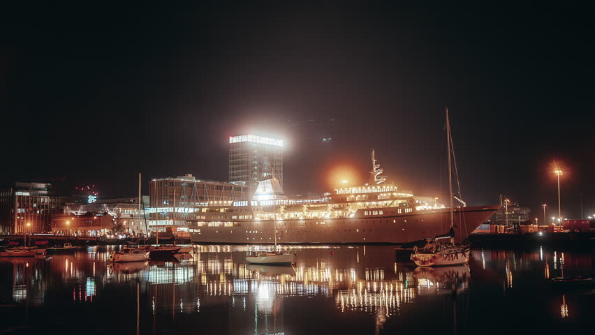 Dublin Dock ship Night Lapse Panorama Ireland