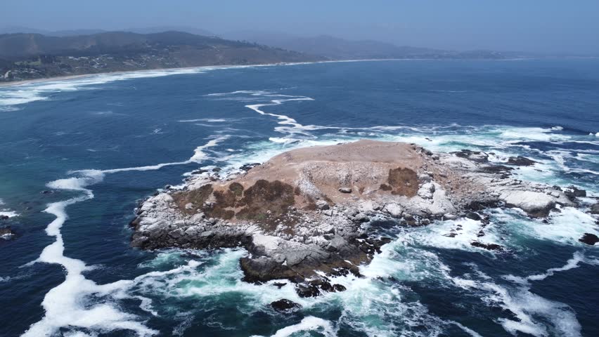 The uninhabited and alone Cachagua Island. Part 2