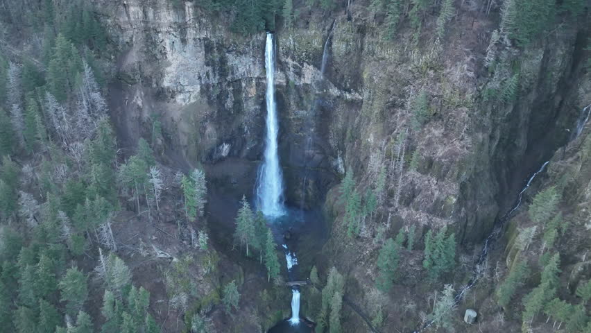 The beautiful Multnomah Falls, over 600 feet high, is located on the Oregon side of the Columbia River Gorge. This magnificent natural wonder is just a 30 minute drive east of Portland.