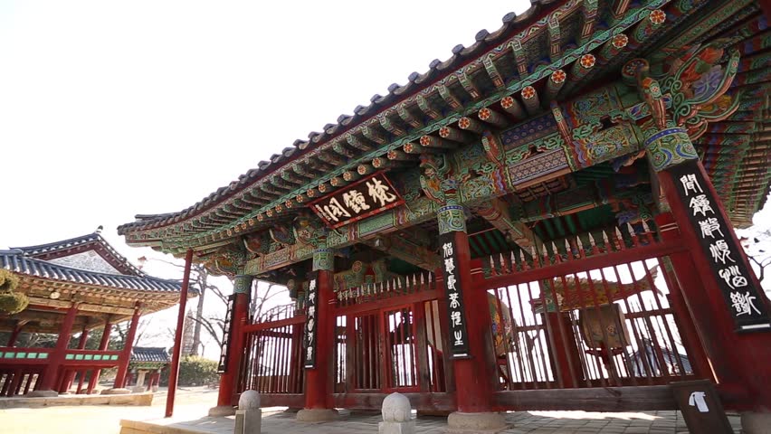 It is a tourist attraction and food in Yeoju. There is the birthplace, food, and natural scenery of Myungsung Hwangwoo who was assassinated by Japan.