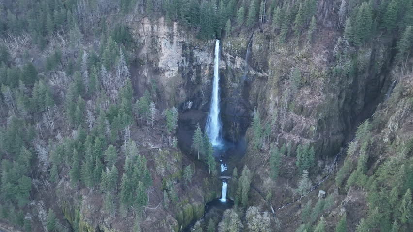 The spectacular Multnomah Falls, over 600 feet high, is located on the Oregon side of the Columbia River Gorge. This magnificent natural wonder is just a 30 minute drive east of Portland.