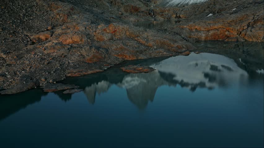 El Chalten is a small little village in Patagonia, world-renowned for its hiking routes, meander rivers and high mountains ready to be climbed. A mecca for adventurers and outdoors lovers!