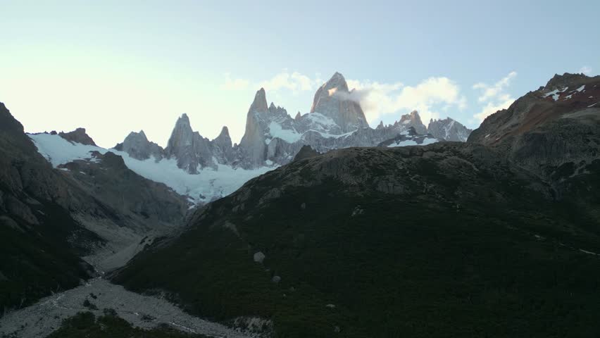 El Chalten is a small little village in Patagonia, world-renowned for its hiking routes, meander rivers and high mountains ready to be climbed. A mecca for adventurers and outdoors lovers!
