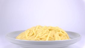 Pasta carbonara, Short video clip