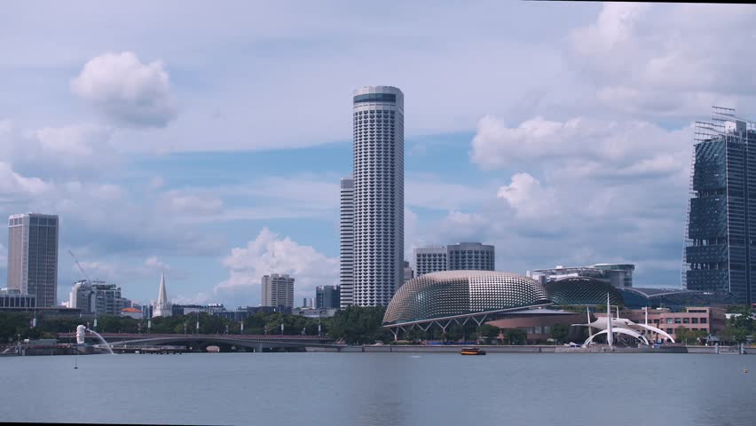 Overlooking Singapore River with Esplanade, Swissôtel The Stamford and the Merlion.
