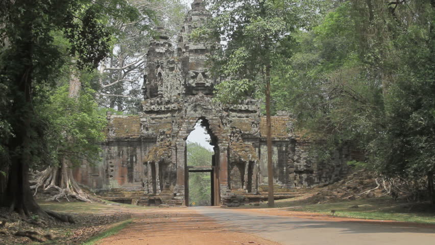 south gate in Angkor wat