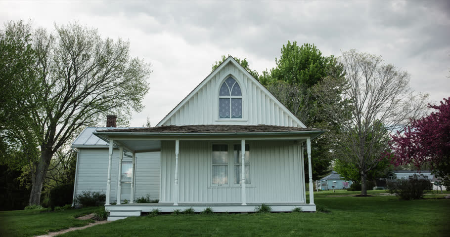American Gothic house, American Gothic, Dibble House, Grant Wood, gothic window, facade, design, home, house, reflections, cloudy, sky, National Register of Historic Places, State Historical Society o