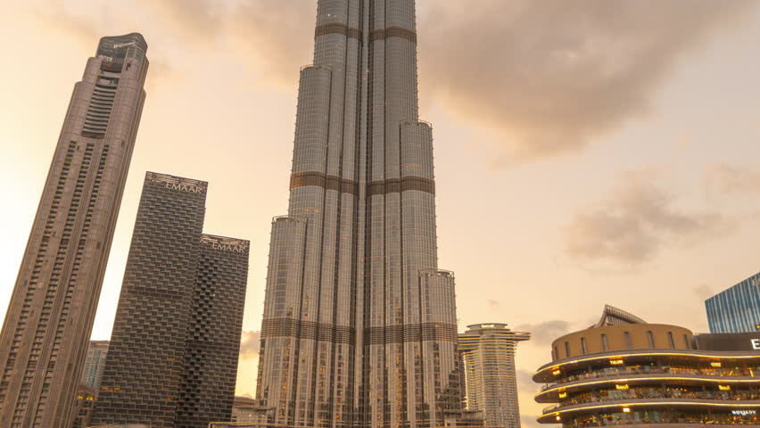 Timelapse Burj Khalifa at the sunset to night time in Dubai, United Arab Emirates