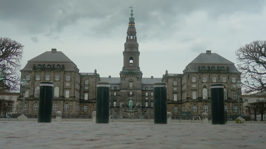 The Danish Parliament. Gimbal movement