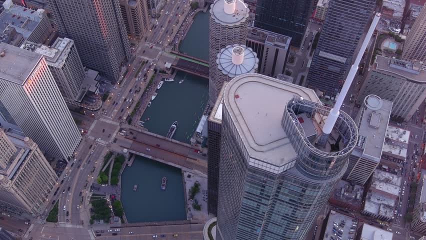 A rolling time lapse overlooking the chicago river with an amazing sunset view of the city of chicago inner loop district.