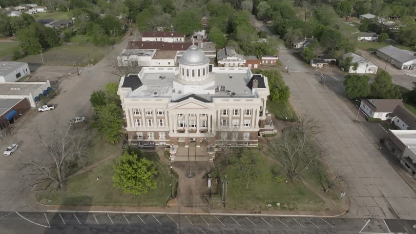 Anderson County courthouse in Palestine, Texas with drone video moving down.