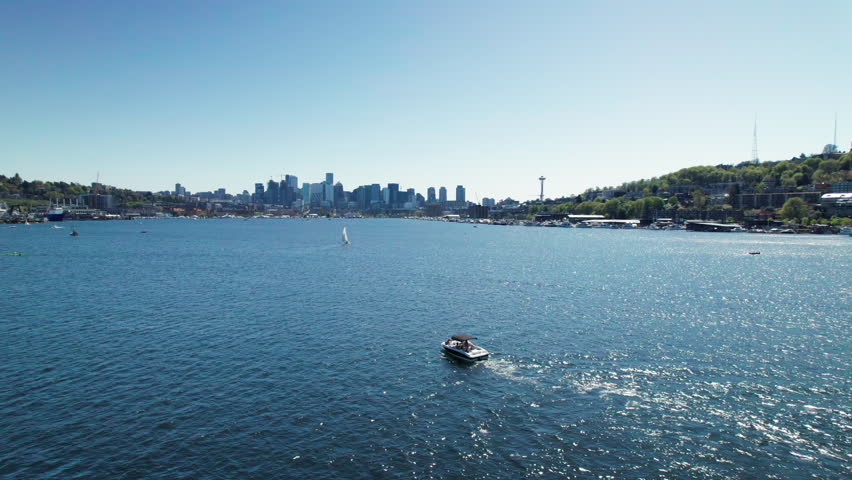 Warm Weather Boating on Lake Union in Seattle Washington Royalty-Free Stock Footage #1103578827
