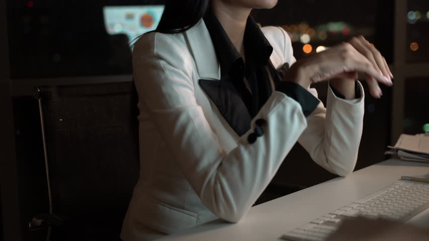 Businesswoman hard working to late night and work overtime at office. Manager assigns task after timeout of work. Concept of business management, assignment job late and working overtime. Royalty-Free Stock Footage #1103607771
