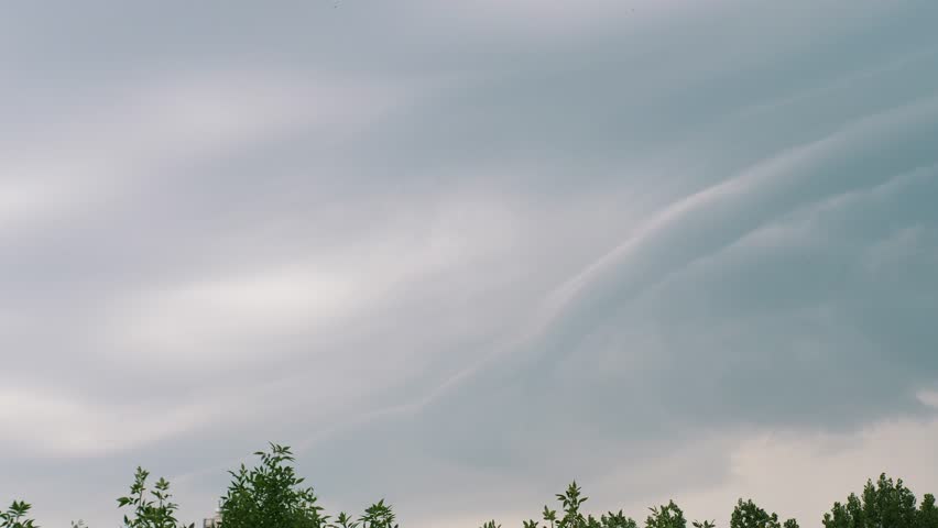 Shelf cloud in the sky in 4k slow motion 60fps Royalty-Free Stock Footage #1103686763
