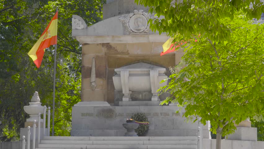 The eternal flame. "Honor to those who gave their lives for Spain"