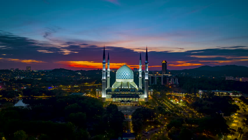 4K Time lapse of Sultan Salahuddin Abdul Aziz Shah Mosque also known as ...