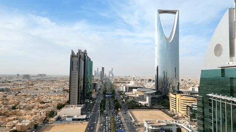 Drone shot King Fahd Road in Riyadh capital city of Saudi Arabia – Stockvideo