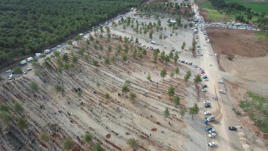 Kahramanmaraş Kapıçam earthquake cemetery feast with the dead