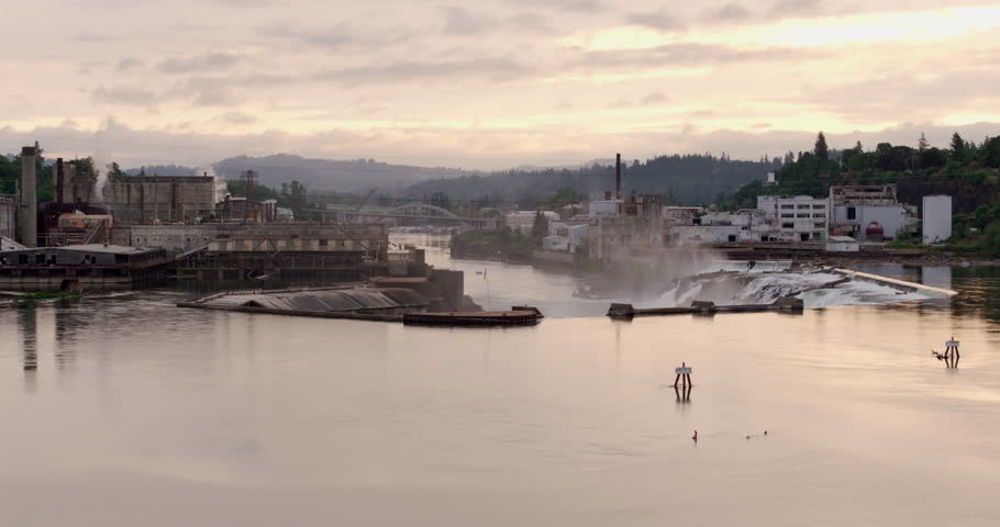 Oregon City, Oregon - Willamette Falls Waterfall