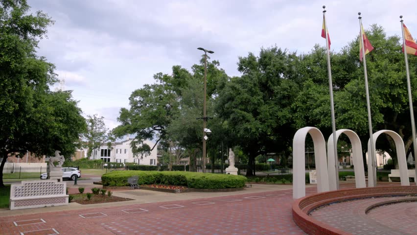 Spanish Plaza Park water fountain in Mobile, Alabama with gimbal video panning left to right.