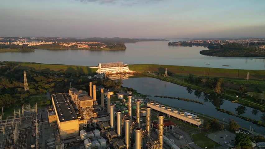 Aerial view of the Jurubatuba River, the Elevação Pedreira Hydroelectric Power Plant and the Piratininga Thermoelectric Power Plant. Dam located between Interlagos and Diadema in the city of São Paulo
