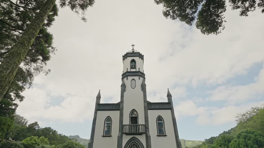Pull Back Shot: Sete Cidades Church (São Nicolau), São Miguel, Azores. Royalty-Free Stock Footage #1105579931