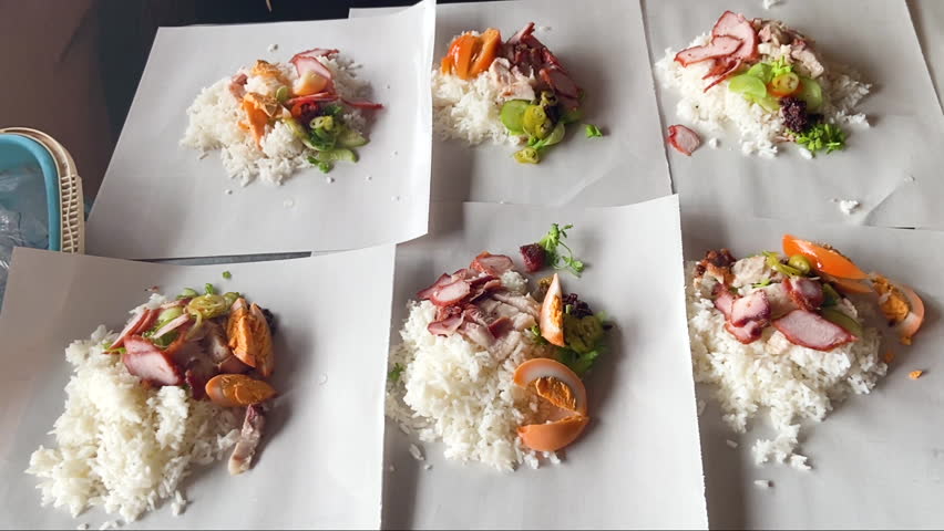 Red Pork with Rice Khao mu daeng  