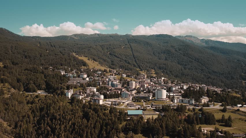 The pretty village of Sauze d’Oulx lays at 1500 meters among the alpine chain in the west side of Piedmont region in Italy