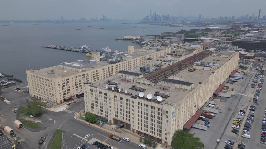 flying clockwise around Brooklyn Army Terminal in Sunset Park
