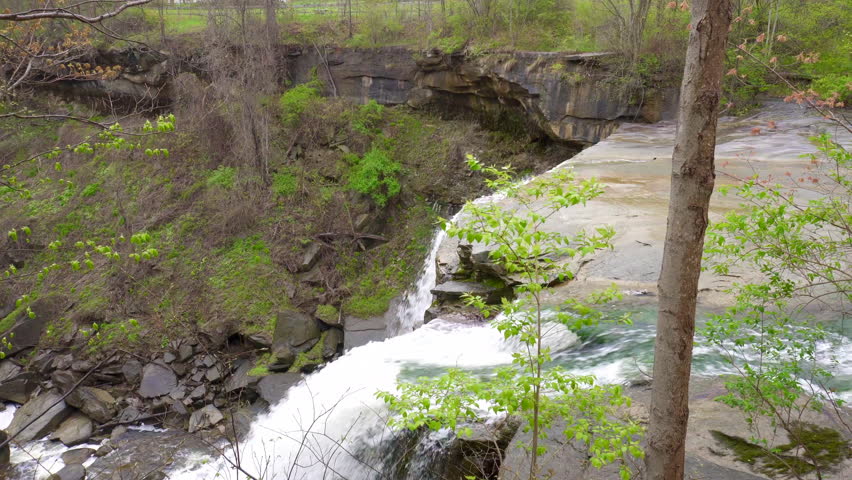 Brandywine Falls of Brandywine Creek, a tributary of the Cuyahoga River in Cuyahoga Valley National Park in Sagamore Hills Township, Ohio.