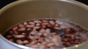 A video of boiling azuki beans.