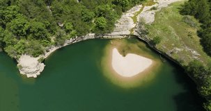 Revealing Beaver Lake: a drone tour of Hogscald Hollow, Arkansas, USA