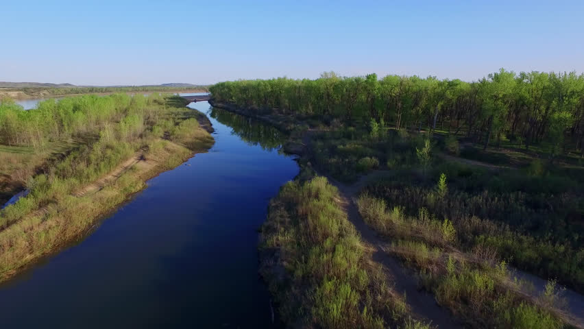 Aerial Shot Over the Missouri River in Double Ditch Loop, Bismark, North Dakota. 4K Drone